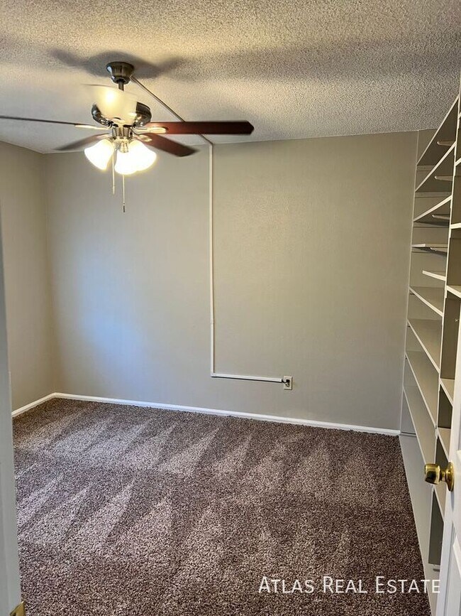 Building Photo - 5361 S Truckee Ct