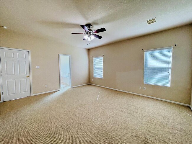 Building Photo - 14851 Fir Knoll Way
