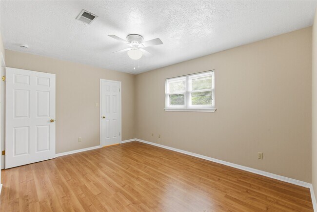 Building Photo - 12635 Ivyforest Dr