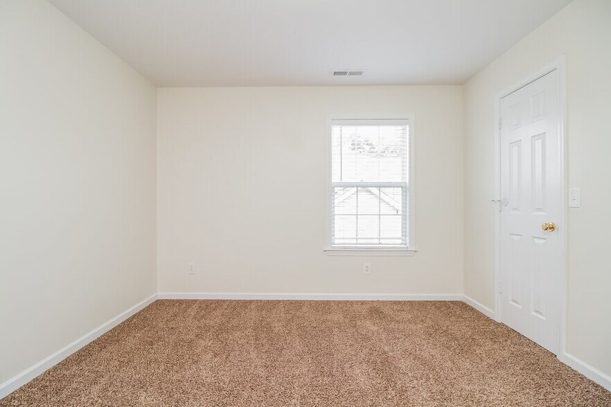 Building Photo - 1405 Augustine Ct