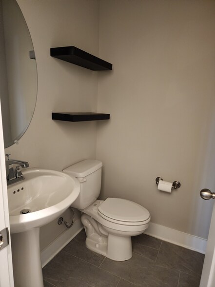 Building Photo - 1527 White Tip Ln