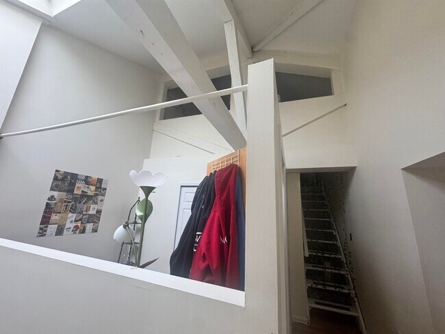 Building Photo - 450 7th St