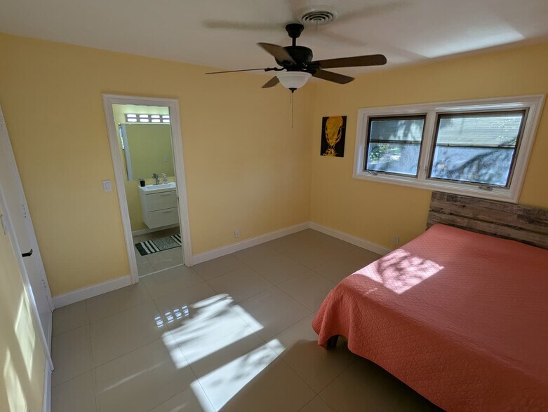 3rd Bedroom - 2220 NE 37th St