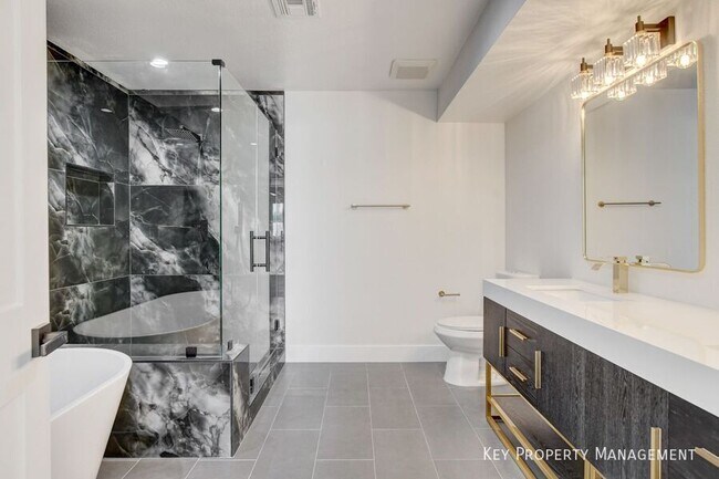 Building Photo - 3962 Euclid St