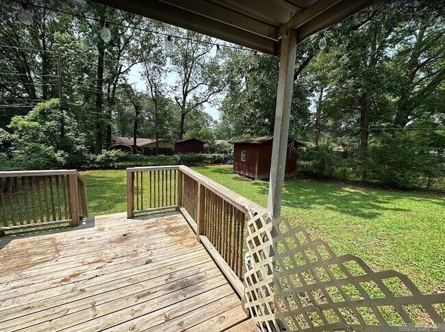 Building Photo - 7409 Skylark Dr