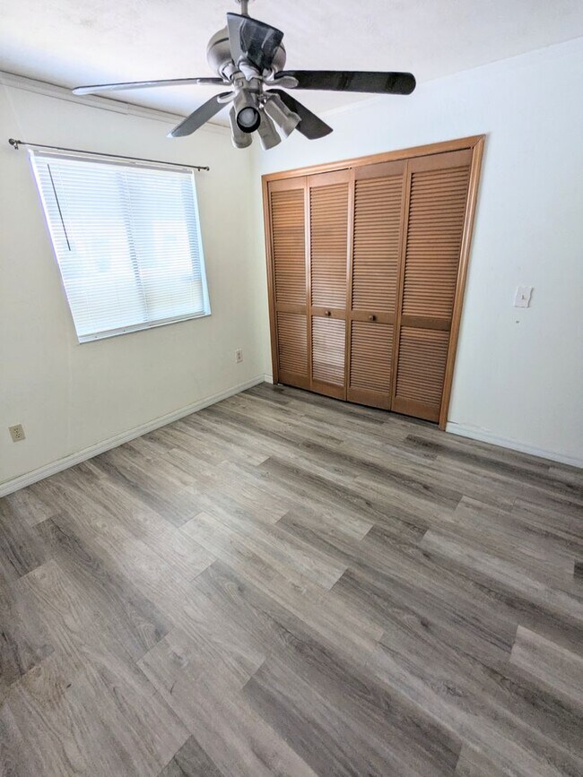 Building Photo - Port Orange 2 bedroom, 2 bathroom, pool and tennis courts