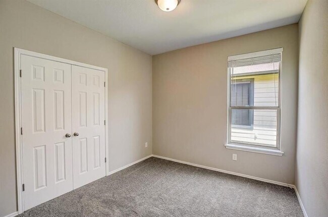 Building Photo - 809 Oatmeal Drive
