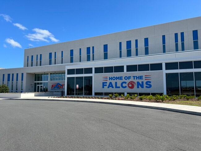 Building Photo - 5670 SW 77th Ave