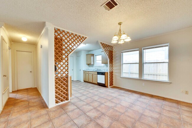 Building Photo - 1625 Sylvia Ct