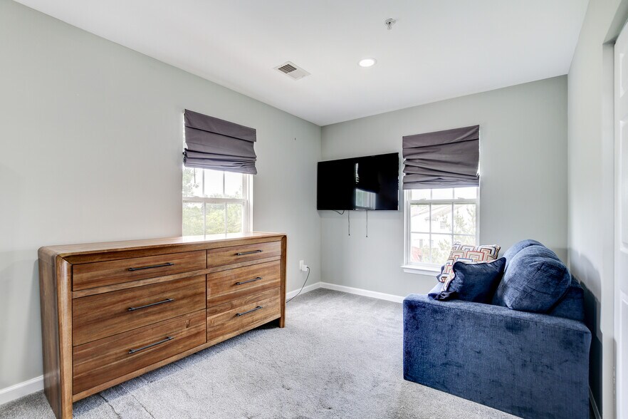Building Photo - 4113 Windflower Way