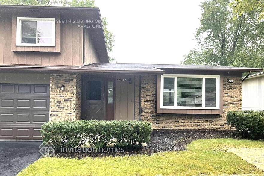 Primary Photo - 22847 Redwood Dr