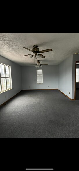 Building Photo - 415 S Ellison St