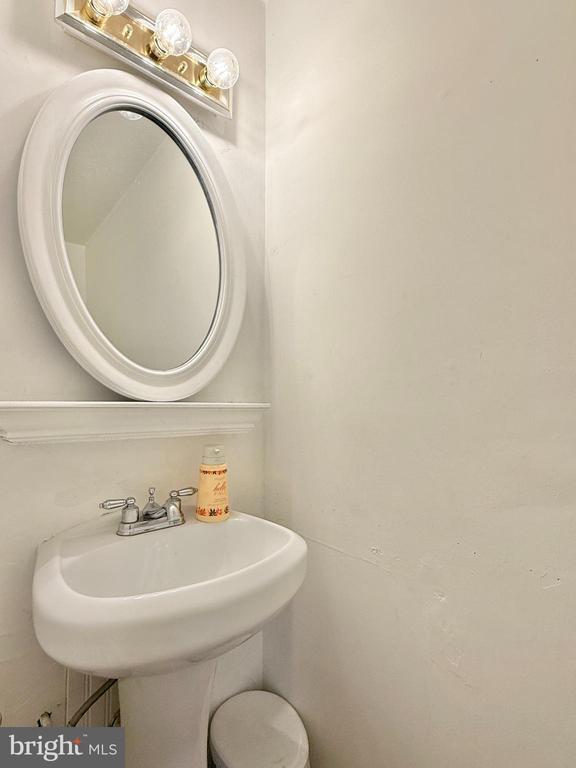 Building Photo - 354 Briar Dr