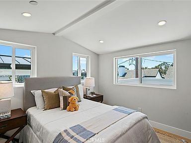 Building Photo - 603 Iris Ave