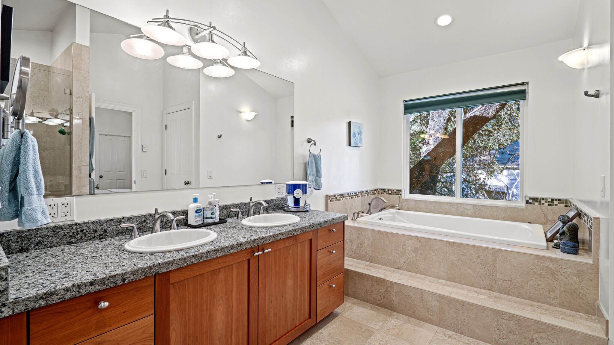 Building Photo - 13615 Arnold Dr