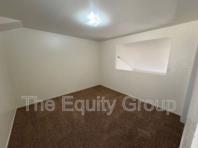 Building Photo - 4805 W Iris Ave