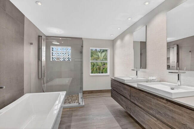 Building Photo - 11119 Blue Coral Dr