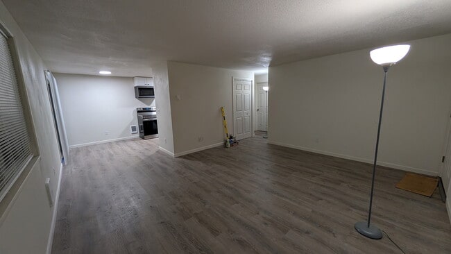 Building Photo - 2912 R St