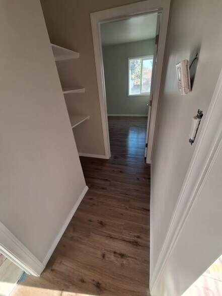 Building Photo - 1302 E Peck St