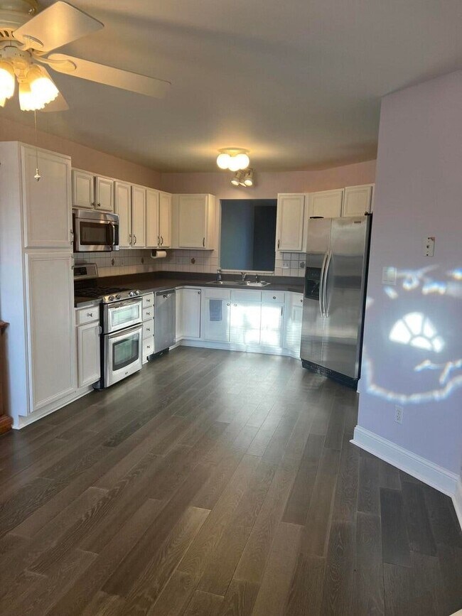 Building Photo - 2939 Freedom Cir