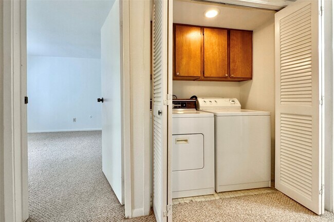 Building Photo - 3075 Walnut Bend Ln