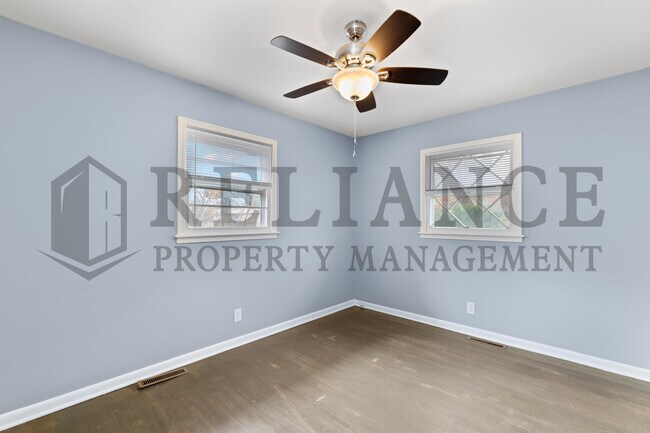 Building Photo - 512 Cindy St