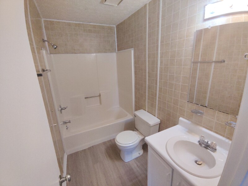 Building Photo - 33 Fonda Dr