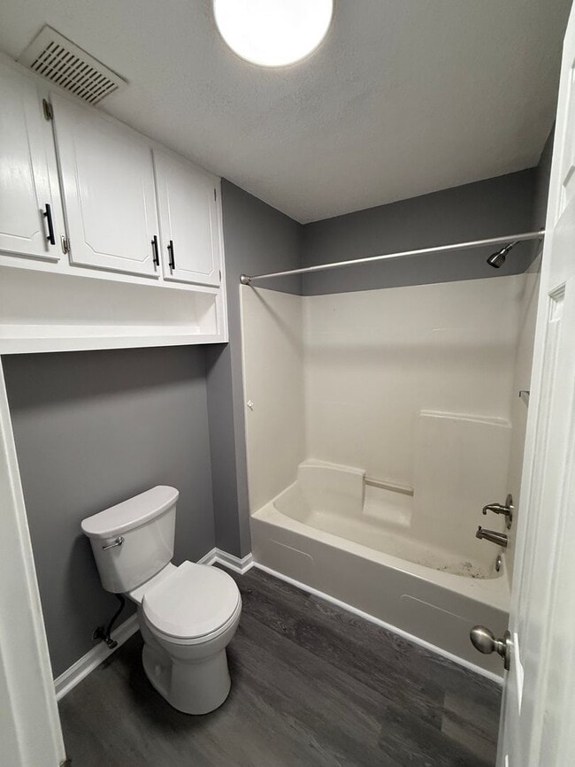 Building Photo - 92 Woodfield Pl