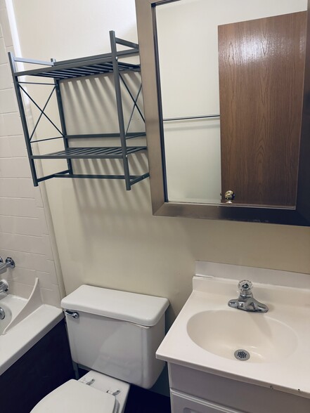 Building Photo - 102 McMillen Ave