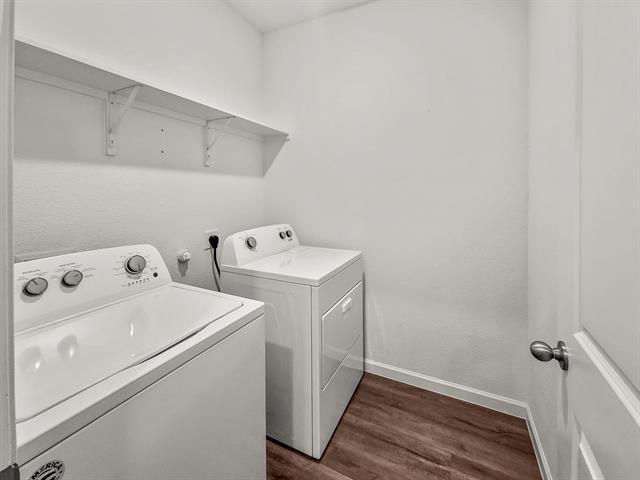Building Photo - 1820 Wolf Run