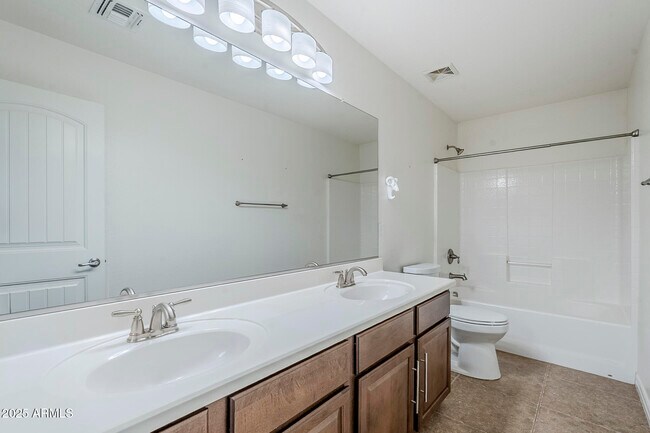 Building Photo - 2744 E Donato Dr