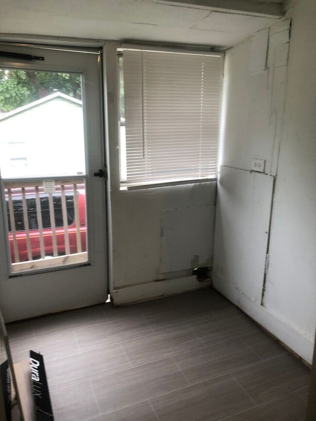 Building Photo - **Holiday Move-in Special**$500 off the fi...