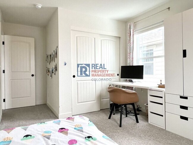 Building Photo - 2056 Sicily Cir