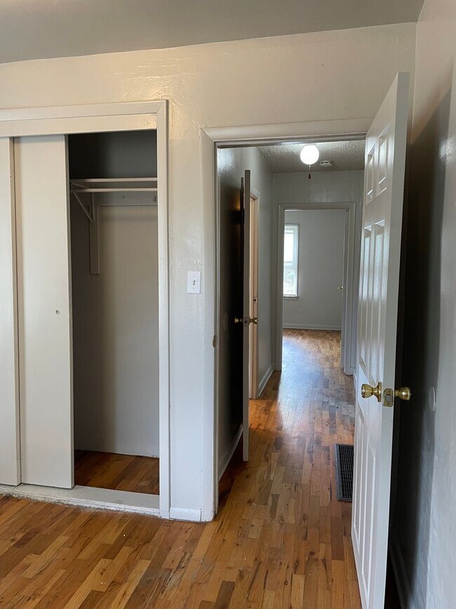 Building Photo - 4 Bed 2 Bath Old Town Fort Collins Home on Corner Lot