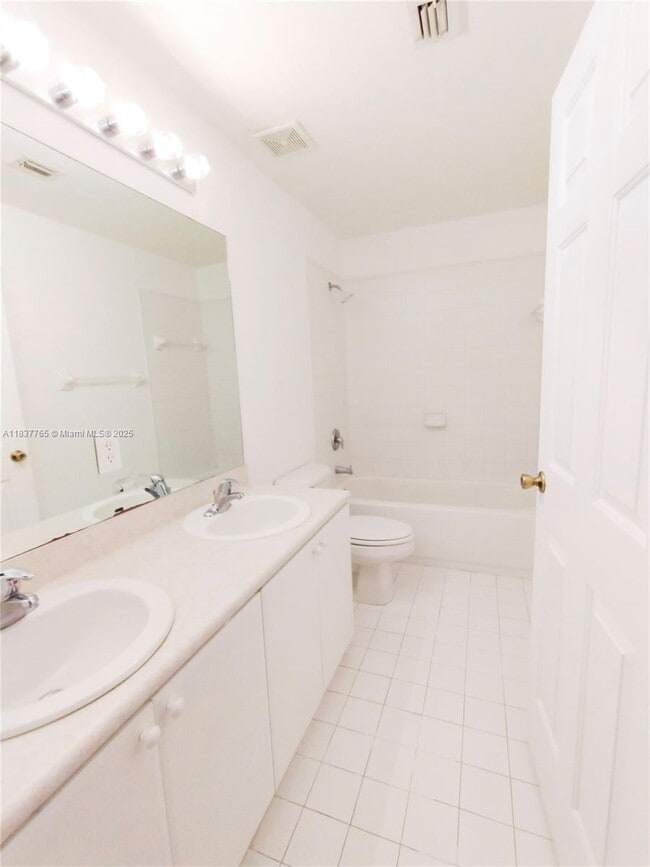 Building Photo - 3603 Shoma Dr