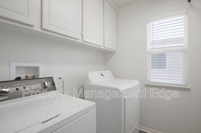 Building Photo - 23536 Silverwood St