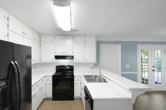 Building Photo - Charming 3BR/2BA Ranch Home with Spacious Backyard & Deck!