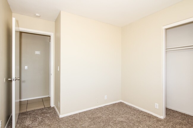 Building Photo - 2031 N 83rd Dr