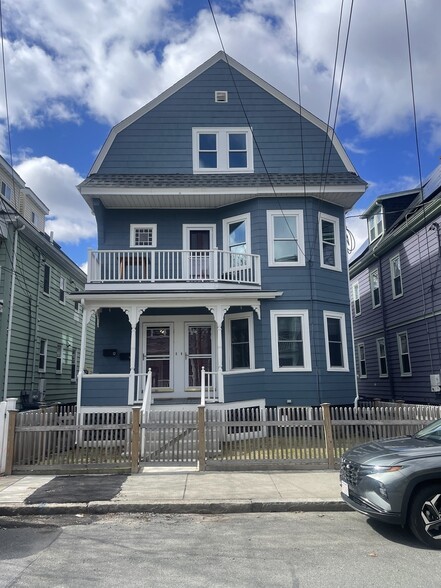 Building Photo - 12 Seven Pines Ave