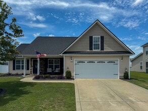 Building Photo - Beautiful 4 Bed 2 Bath Westgate Home with Community Amenities