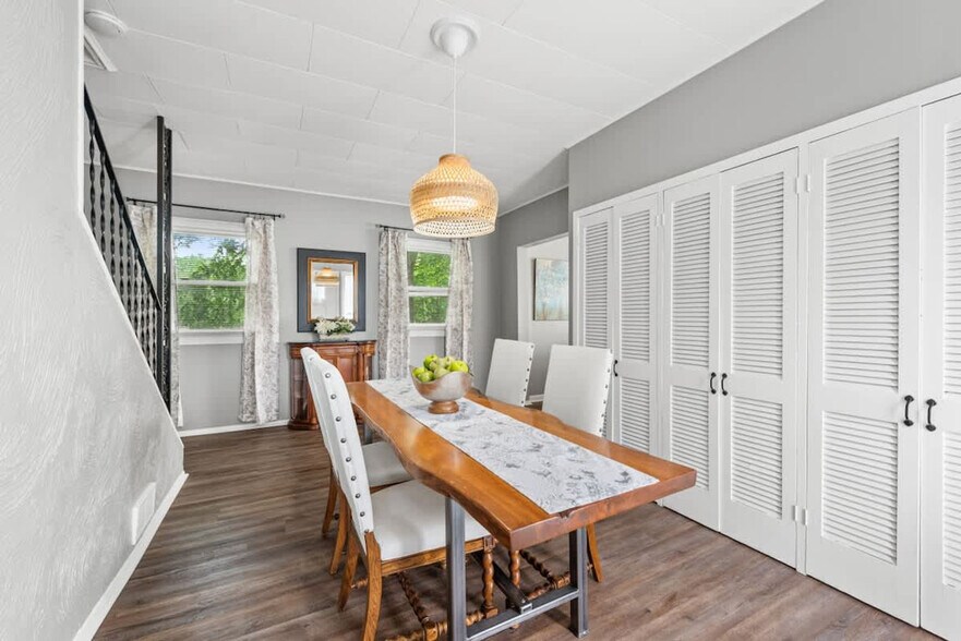 Building Photo - 16806 Pilgrim Ave