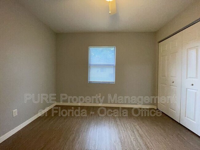 Building Photo - 3650 NE 41st St