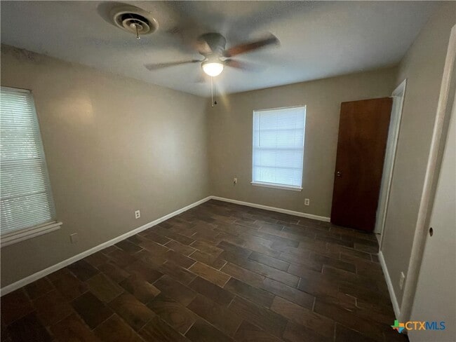 Building Photo - 4705 Dahlia Ln