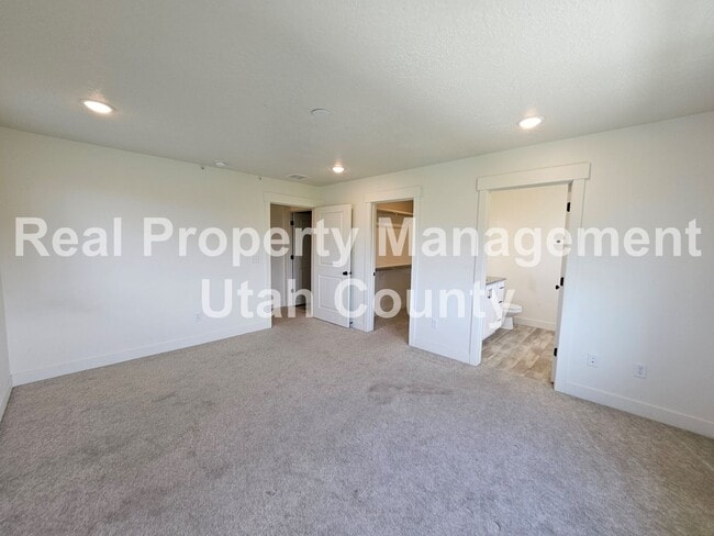 Building Photo - 986 E 1300 S