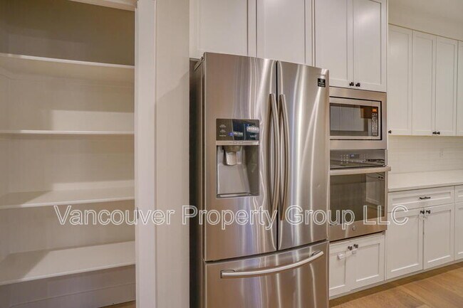 Building Photo - 6604 NE 107th St