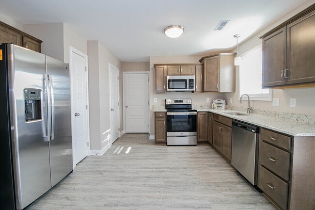 Building Photo - 4007 Ft Sumter Dr