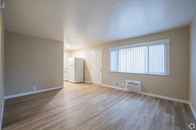 Building Photo - Oakridge Apartments