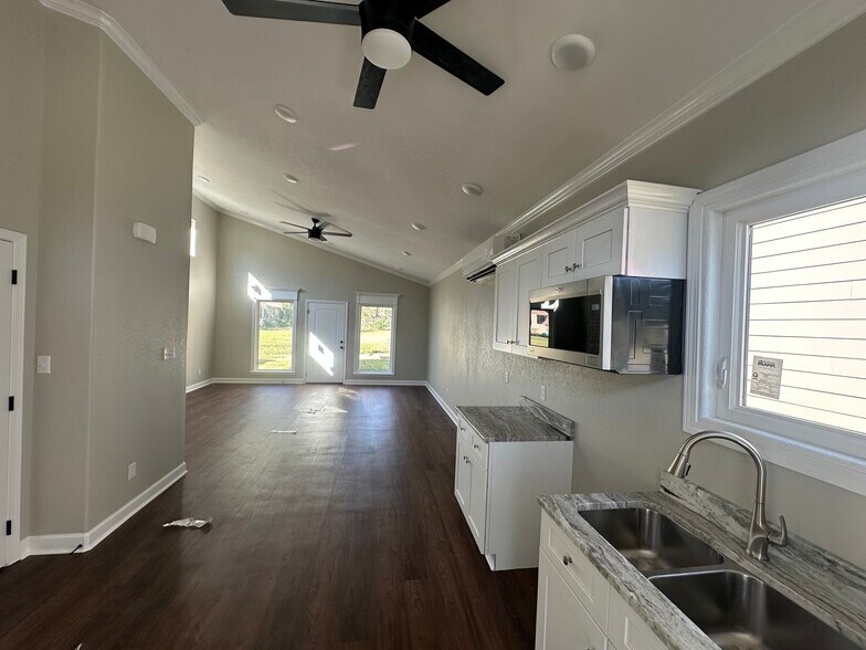 Building Photo - 7332 US-79