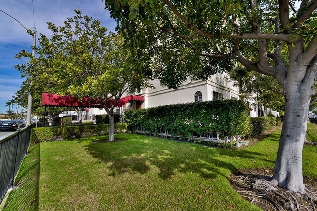 Building Photo - Remodeled Condo in the Heart of North Park