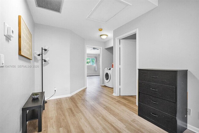 Building Photo - 2149 Discovery Cir W